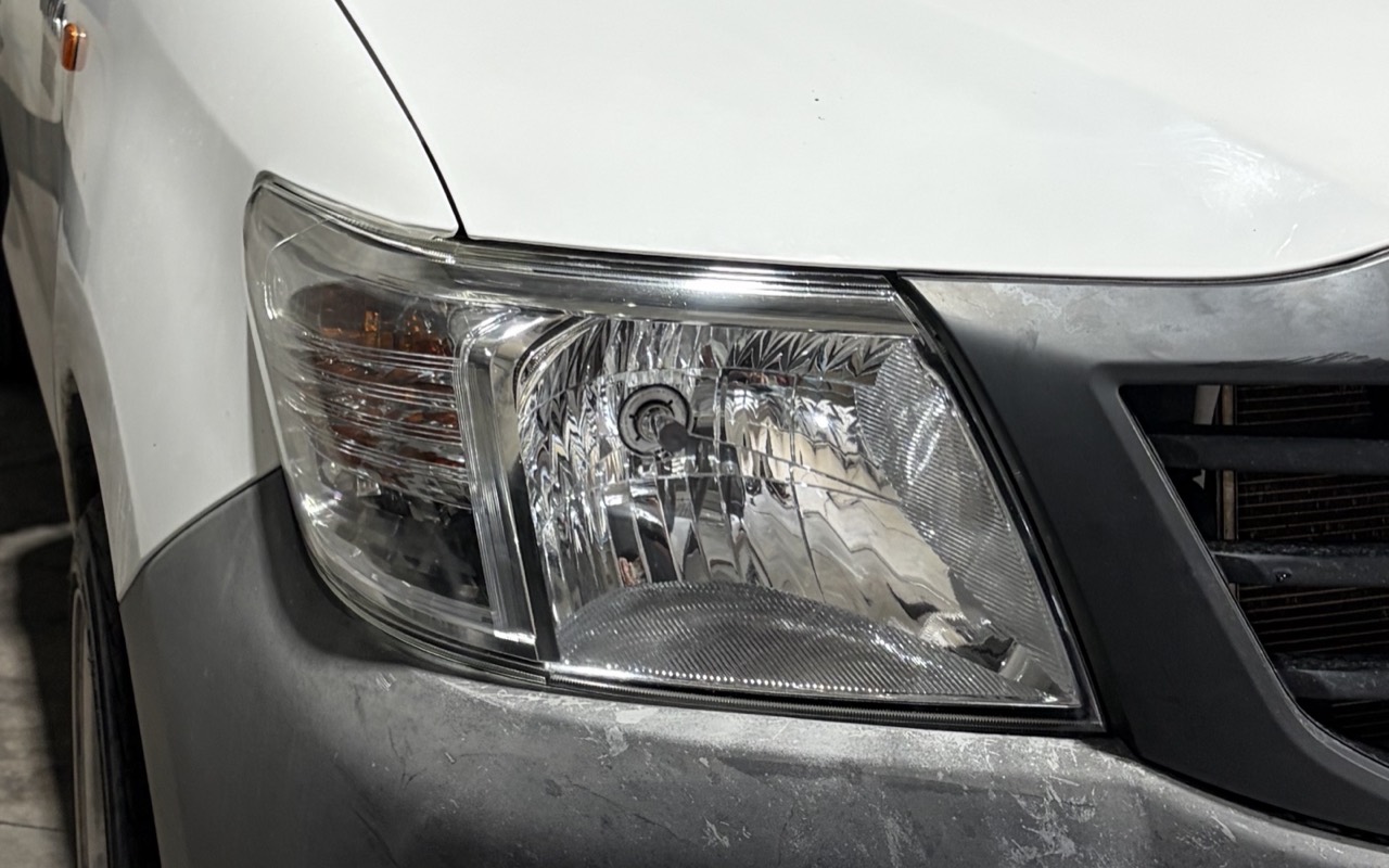 Crystal clear Toyota Hilux headlight after HALO restoration
